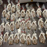 Las-Vegas-Nevada-Cristmas-Wrapped-Gingerbread-House-Shaped-Cookies